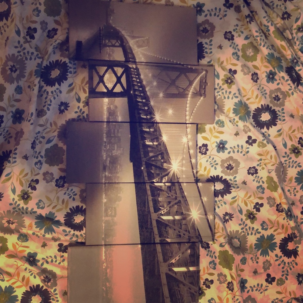 Bridge wall decoration